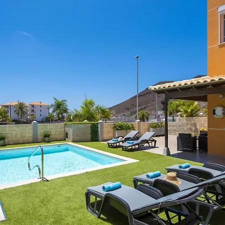 Vila Luxury With Sea View, Heated Pool Arona (Tenerife)