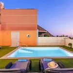 Luxury With Sea View, Heated Pool Villa
