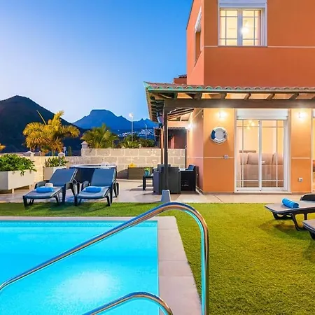 Villa Luxury With Sea View, Heated Pool