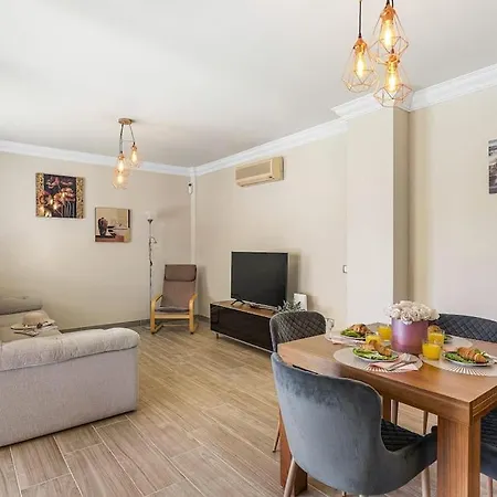 Luxury With Sea View, Heated Pool