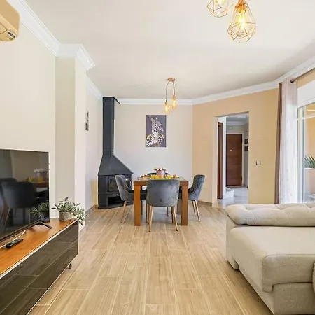 Luxury With Sea View, Heated Pool Villa