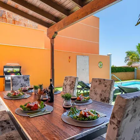 Luxury With Sea View, Heated Pool Villa *