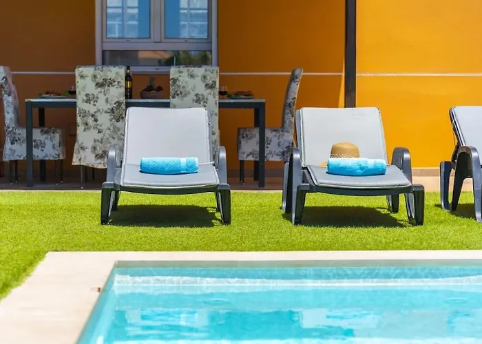 Luxury With Sea View, Heated Pool