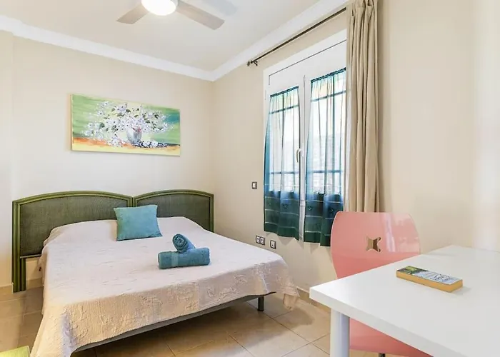 Luxury With Sea View, Heated Pool