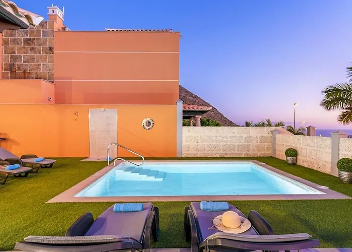 Luxury With Sea View, Heated Pool Вилла