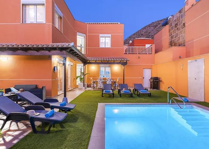 Вилла Luxury With Sea View, Heated Pool Арона