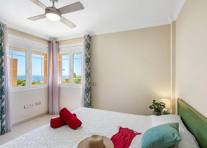 Luxury With Sea View, Heated Pool Вилла Арона