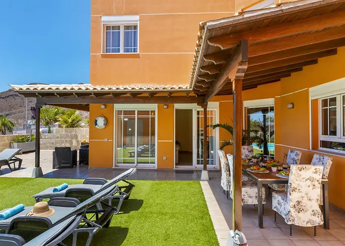 Luxury With Sea View, Heated Pool Арона