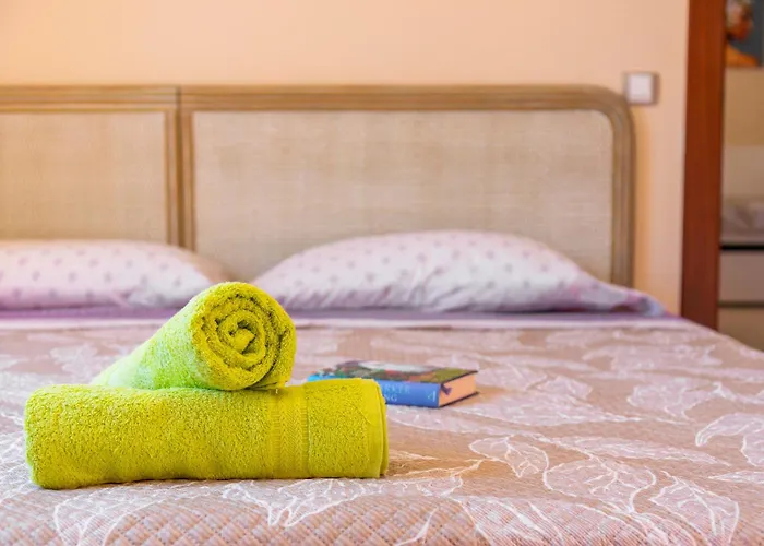 Вилла Luxury With Sea View, Heated Pool Арона