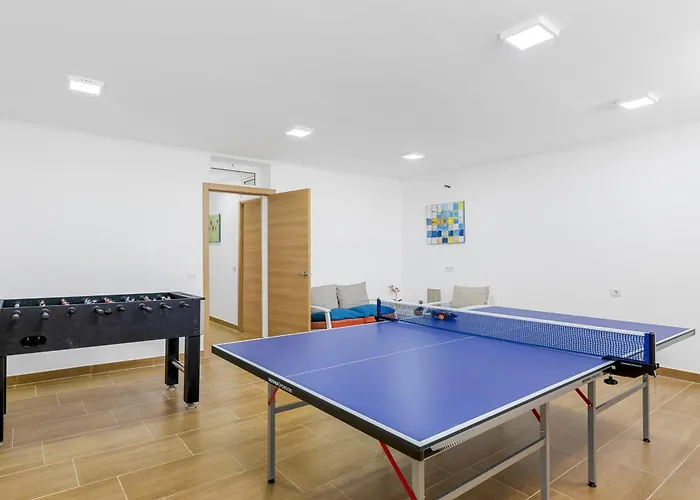 Luxury With Sea View, Heated Pool Вилла